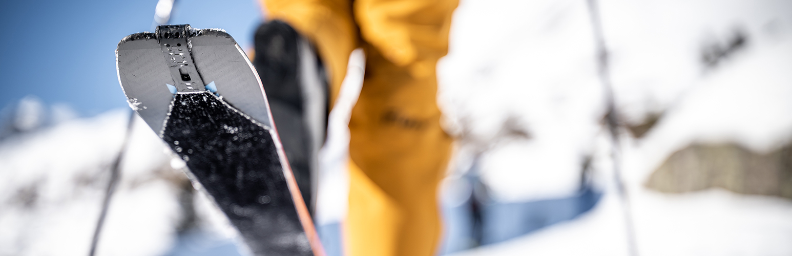 KOHLA Steigfell schwarz am Ski